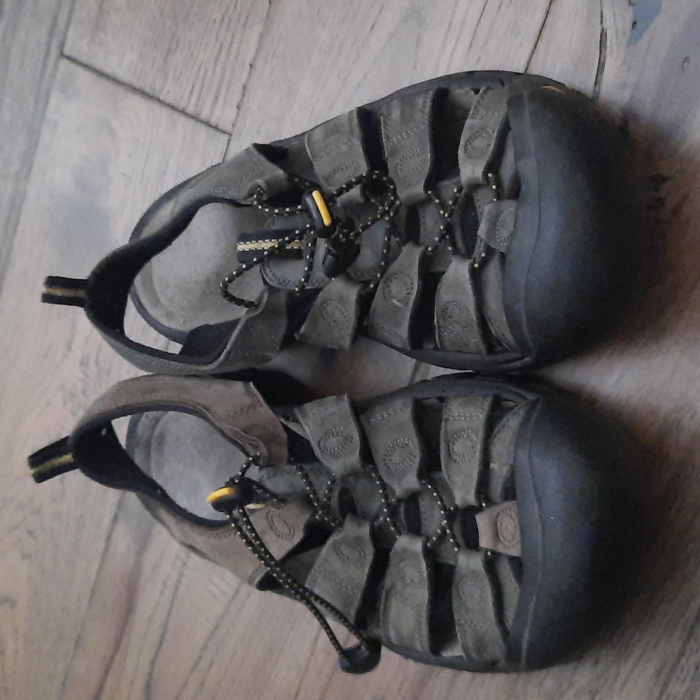Keen Men's Outdoor Sandals *With Colour Flaw*